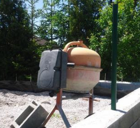 Električni mešalec za beton