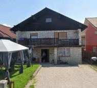 Hiša - v deležu ½, Strmeckijeva ulica, 1000 Ljubljana