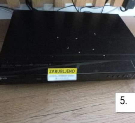 DVD predvajalnik LG z zvočniki
