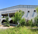 Nedokončana poslovna stavba, Ulica Vladimira Nazora, 51512 Njivice, Otok Krk