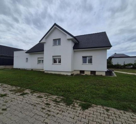 Večstanovanjska hiša, Svržnjakova ulica, 2250 Ptuj
