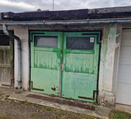 Garaža - v deležu ½, Dobravska ulica, Slovenski Javornik, 4270 Jesenice