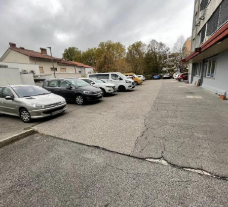 Parkirišče, Ulica tolminskih puntarjev, 5000 Nova Gorica