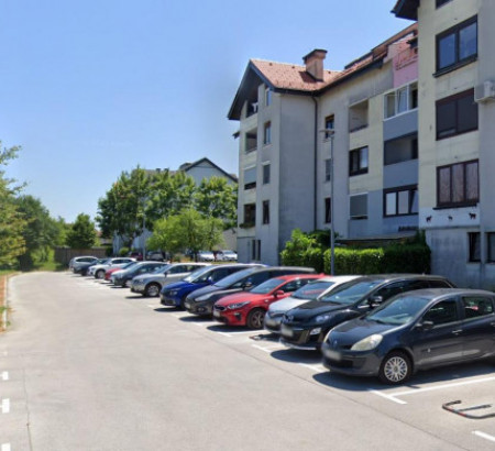 Parkirno mesto št. 1, Ulica heroja Marinclja, 1330 Kočevje
