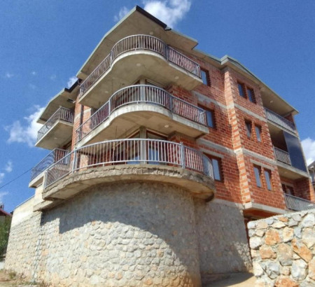 Večstanovanjska stavba, Labuništa, Struga 6336, Severna Makedonija