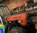 Traktor Štore 404, traktorski plato, motorna žaga Husqvarna, kosilnica Villager Atlas 3110T, škarje za živo mejo HT 750-550, pometalec Atika HKM 800, fotoaparat Nikon, ojačevalec, kitara, prenosni računalniki, sesalci, LCD TV, mikrovalovna pečica, aparati za striženje las, baterijska svetilka - možen posamičen nakup (cene od 9 € do 6.000 €)