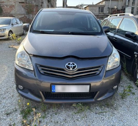 Toyota Verso 2.0 D, letnik 1. reg. 2010