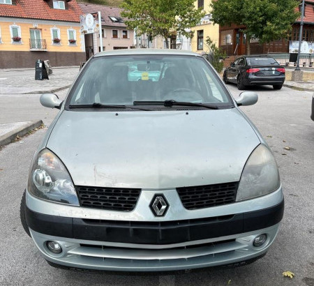 Renault Clio 1.2, letnik 1. reg. 2002